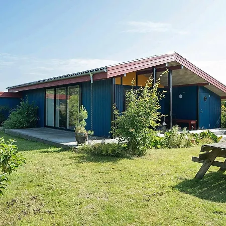 Modern Holiday In R Nde With Sea Near *