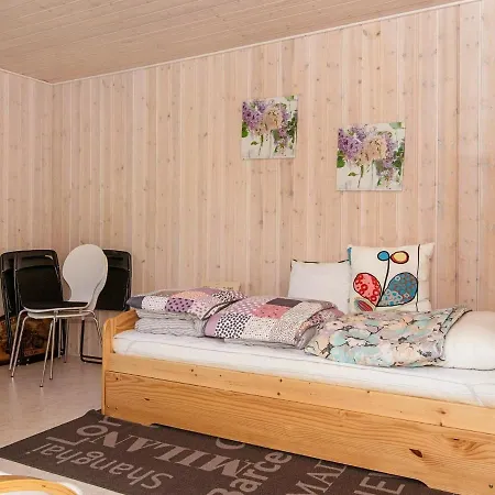 Modern Holiday In R Nde With Sea Near *