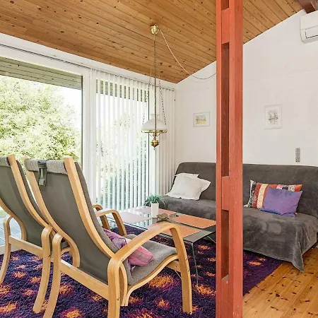 Modern Holiday In R Nde With Sea Near